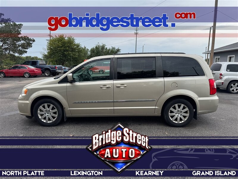 2014 Chrysler Town & Country Touring   - Photo 1 - Grand Island, NE 68801