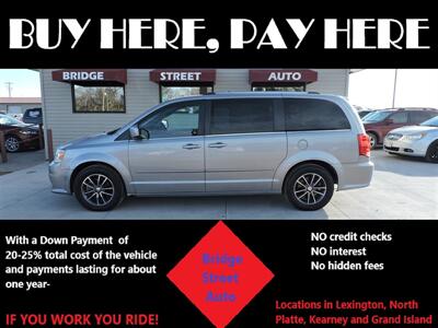 2017 Dodge Grand Caravan SXT   - Photo 1 - Lexington, NE 68850