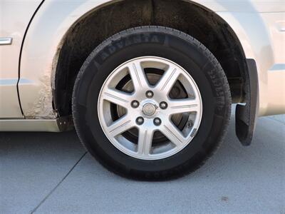 2010 Chrysler Town & Country Touring   - Photo 8 - Lexington, NE 68850