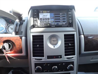 2010 Chrysler Town & Country Touring   - Photo 20 - Lexington, NE 68850