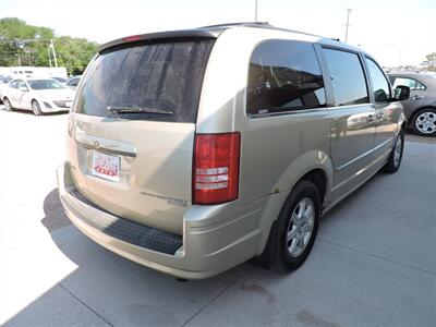 2010 Chrysler Town & Country Touring   - Photo 5 - Lexington, NE 68850