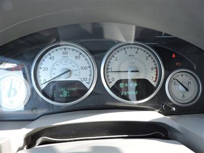 2010 Chrysler Town & Country Touring   - Photo 19 - Lexington, NE 68850