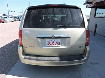 2010 Chrysler Town & Country Touring   - Photo 6 - Lexington, NE 68850
