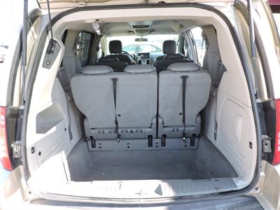 2010 Chrysler Town & Country Touring   - Photo 13 - Lexington, NE 68850