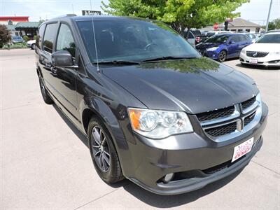 2017 Dodge Grand Caravan SXT   - Photo 4 - Kearney, NE 68847