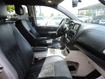 2017 Dodge Grand Caravan SXT   - Photo 15 - Kearney, NE 68847