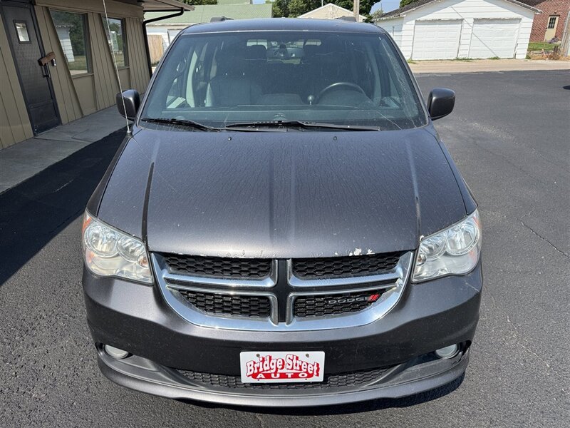 2017 Dodge Grand Caravan SXT - Photo 4 - Kearney, NE 68847