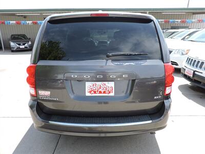 2017 Dodge Grand Caravan SXT   - Photo 6 - Kearney, NE 68847