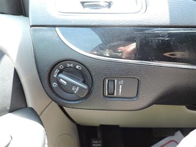 2017 Dodge Grand Caravan SXT   - Photo 18 - Kearney, NE 68847