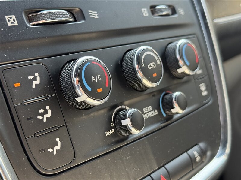 2017 Dodge Grand Caravan SXT - Photo 16 - Kearney, NE 68847