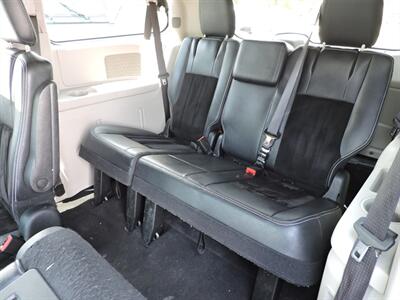 2017 Dodge Grand Caravan SXT   - Photo 11 - Kearney, NE 68847