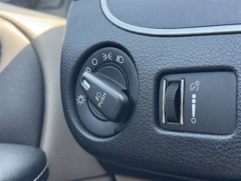 2017 Dodge Grand Caravan SXT - Photo 13 - Kearney, NE 68847