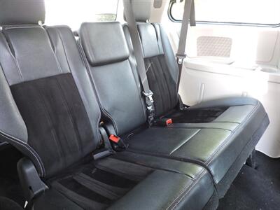 2017 Dodge Grand Caravan SXT   - Photo 13 - Kearney, NE 68847
