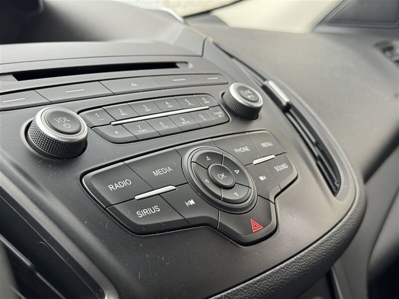 2017 Ford Escape SE - Photo 17 - Lexington, NE 68850