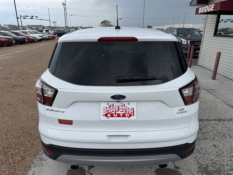 2017 Ford Escape SE - Photo 7 - Lexington, NE 68850