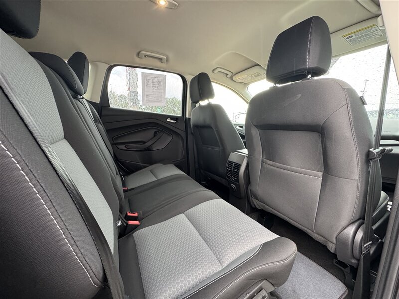 2017 Ford Escape SE - Photo 10 - Lexington, NE 68850