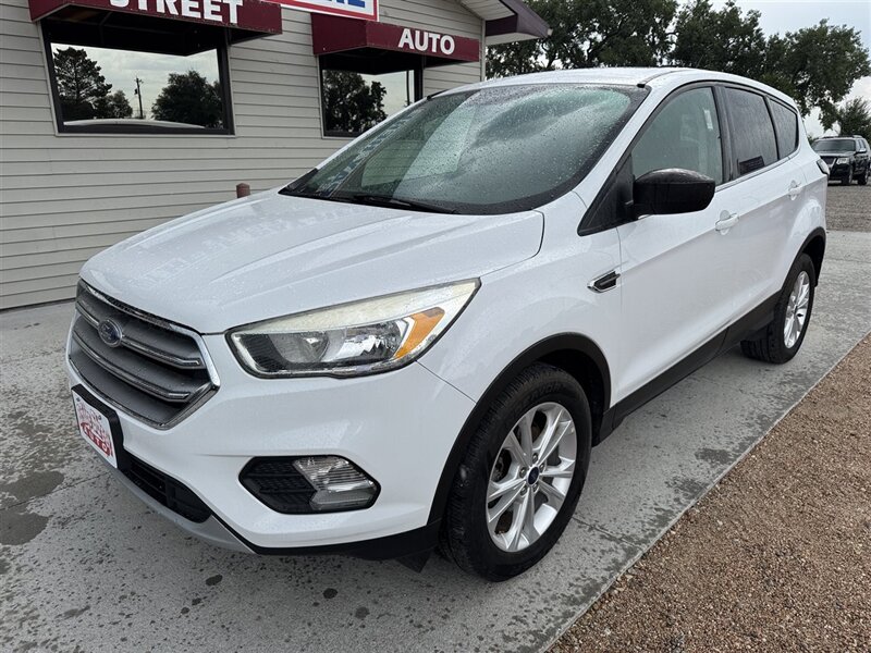 2017 Ford Escape SE - Photo 5 - Lexington, NE 68850