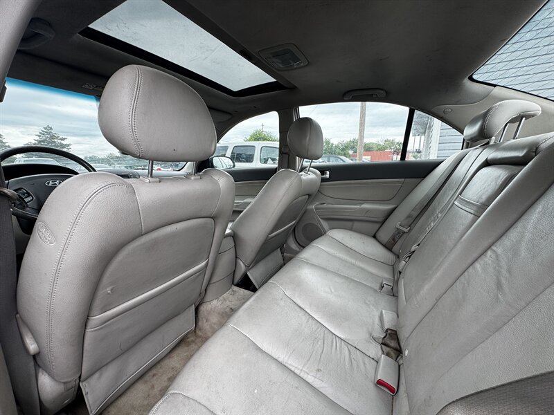 2007 Hyundai SONATA SE - Photo 10 - Grand Island, NE 68801