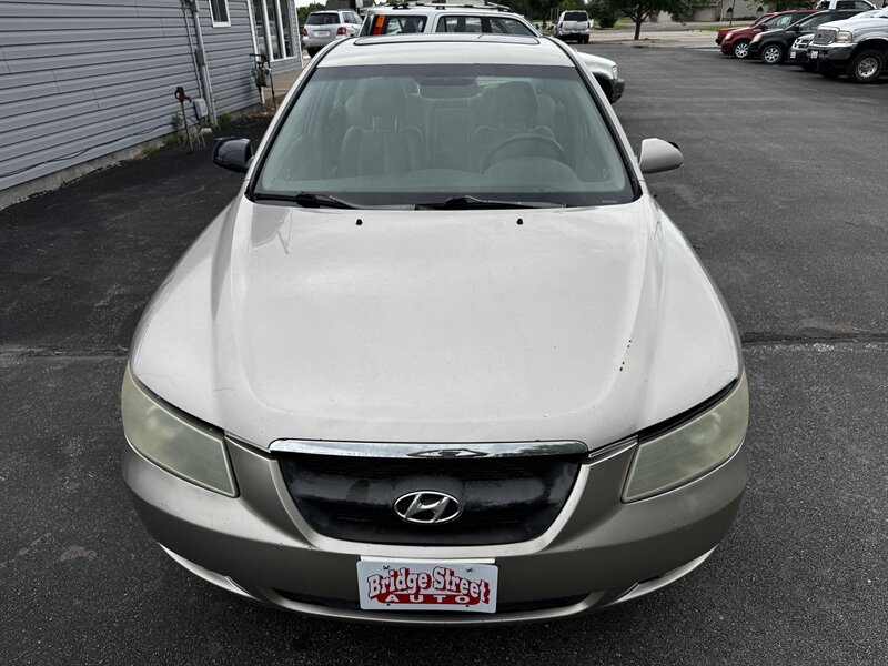 2007 Hyundai SONATA SE - Photo 4 - Grand Island, NE 68801