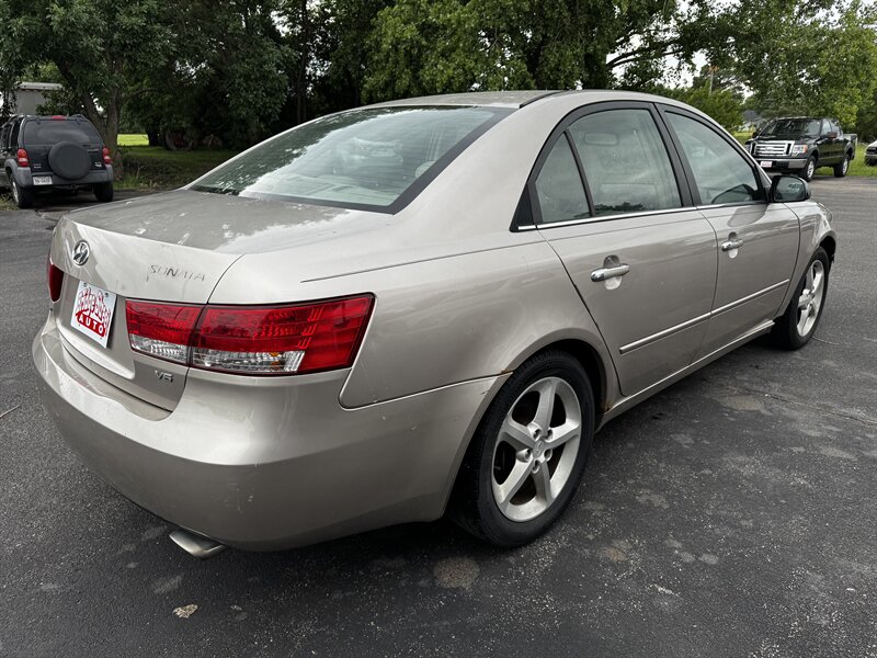 2007 Hyundai SONATA SE - Photo 6 - Grand Island, NE 68801