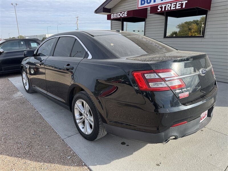 2014 Ford Taurus SEL - Photo 6 - Lexington, NE 68850