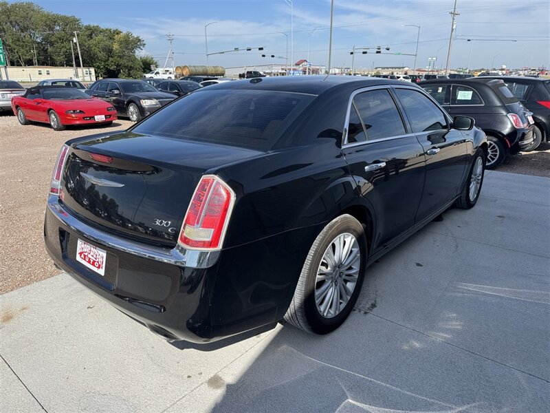 2014 Chrysler 300C - Photo 6 - Lexington, NE 68850