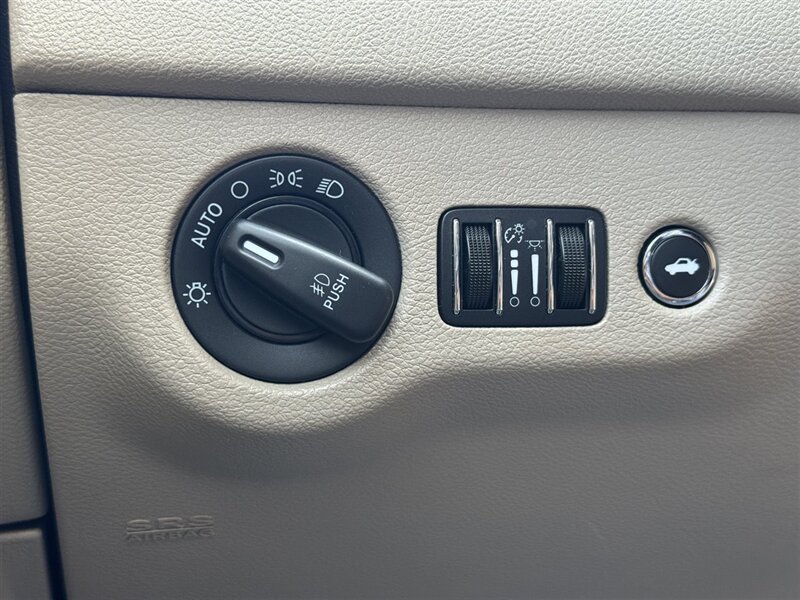 2014 Chrysler 300C - Photo 14 - Lexington, NE 68850