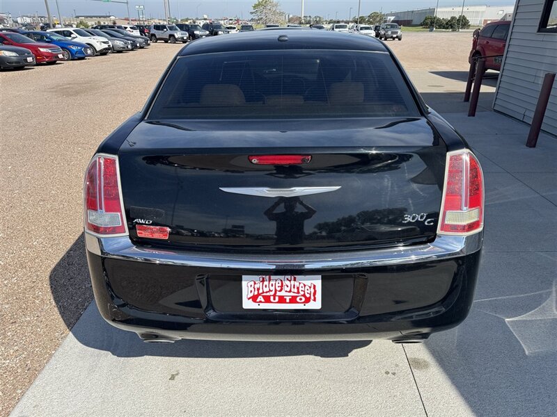 2014 Chrysler 300C - Photo 7 - Lexington, NE 68850