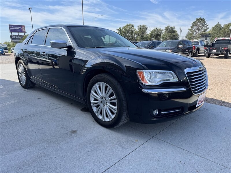 2014 Chrysler 300C - Photo 2 - Lexington, NE 68850