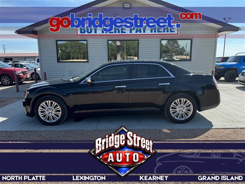 2014 Chrysler 300C   - Photo 1 - Lexington, NE 68850