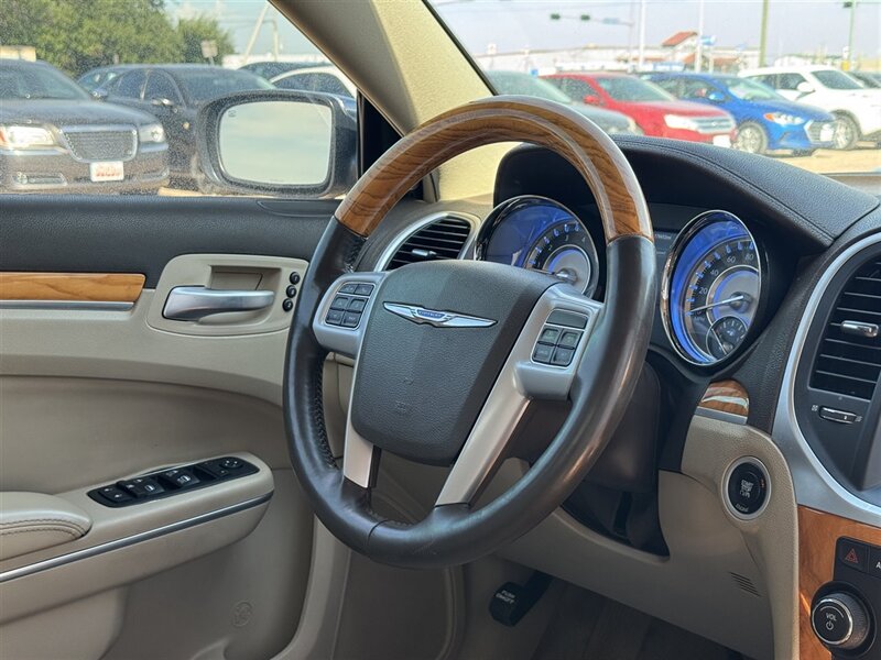 2014 Chrysler 300C - Photo 3 - Lexington, NE 68850