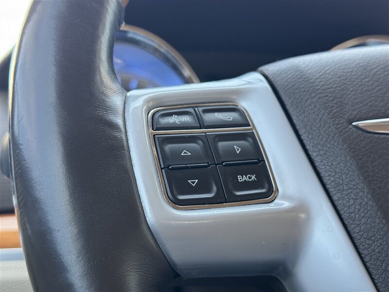 2014 Chrysler 300C - Photo 11 - Lexington, NE 68850