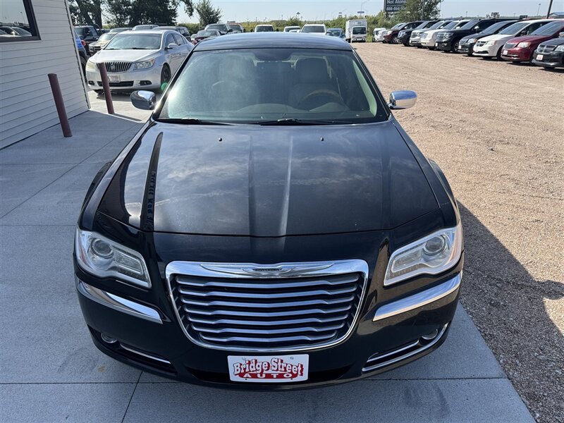2014 Chrysler 300C - Photo 4 - Lexington, NE 68850