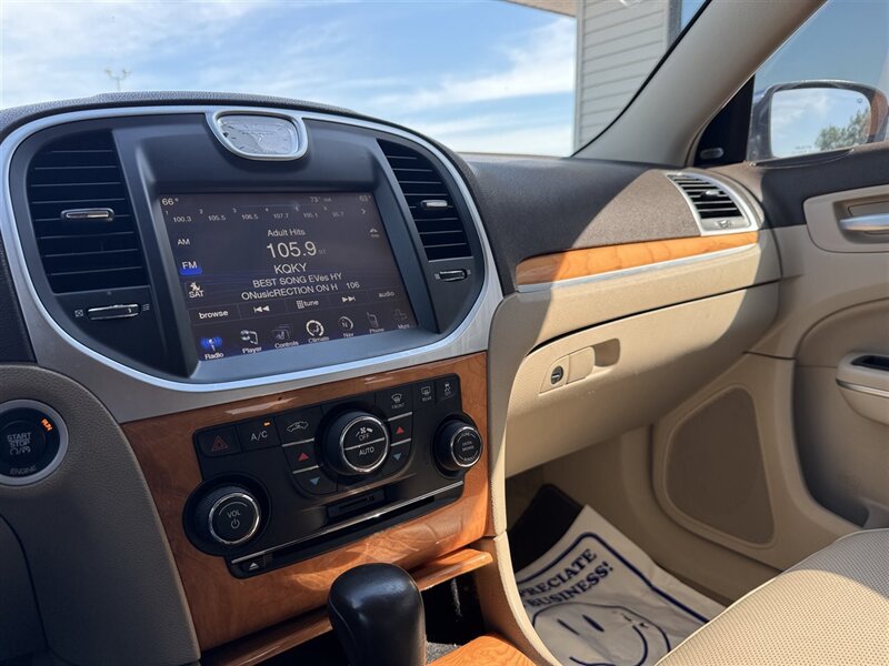 2014 Chrysler 300C - Photo 19 - Lexington, NE 68850