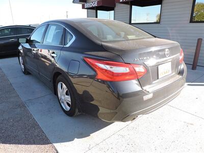 2017 Nissan Altima 2.5   - Photo 7 - Lexington, NE 68850