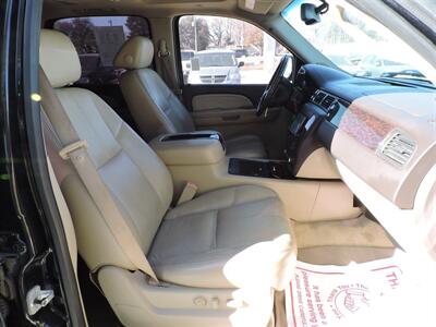 2007 GMC Yukon Denali   - Photo 10 - Lexington, NE 68850