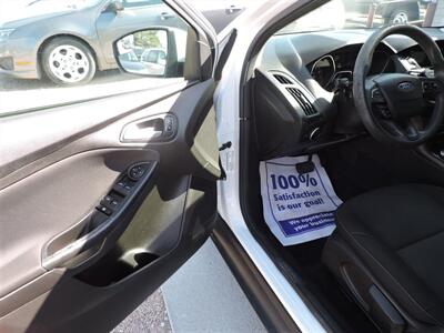 2017 Ford Focus SE   - Photo 15 - Lexington, NE 68850
