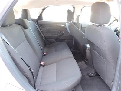 2017 Ford Focus SE   - Photo 13 - Lexington, NE 68850
