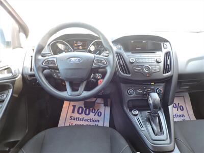 2017 Ford Focus SE   - Photo 10 - Lexington, NE 68850