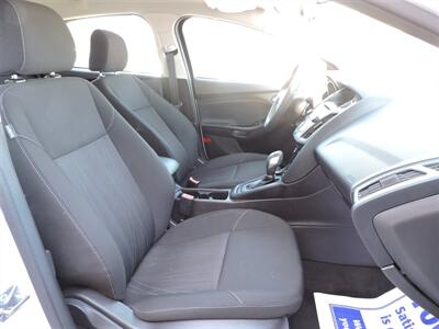 2017 Ford Focus SE   - Photo 14 - Lexington, NE 68850