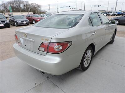 2004 Lexus ES   - Photo 5 - Lexington, NE 68850