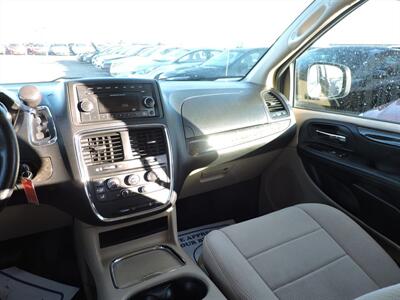 2014 Dodge Grand Caravan SXT   - Photo 11 - Lexington, NE 68850