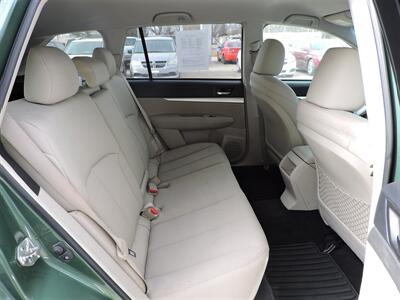 2010 Subaru Outback 2.5i Premium - Photo 11 - Lexington, NE 68850