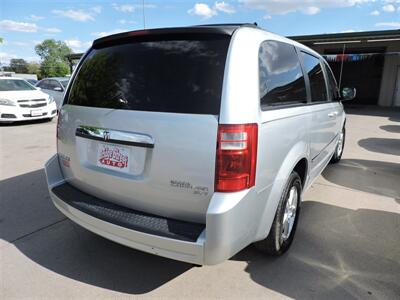 2009 Dodge Grand Caravan SXT - Photo 5 - Kearney, NE 68847