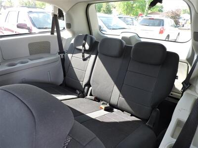 2009 Dodge Grand Caravan SXT - Photo 10 - Kearney, NE 68847