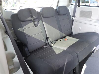 2009 Dodge Grand Caravan SXT - Photo 12 - Kearney, NE 68847