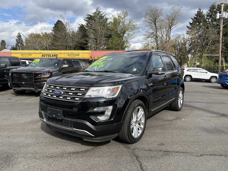 2017 Ford Explorer XLT  