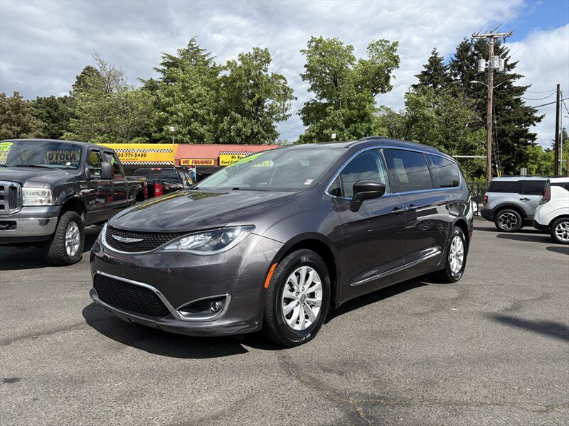 2017 Chrysler Pacifica Touring Plus  