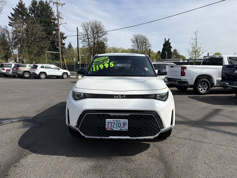 2023 Kia Soul LX  