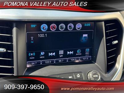 2017 GMC Acadia SLT-1 - Photo 13 - Pomona, CA 91767